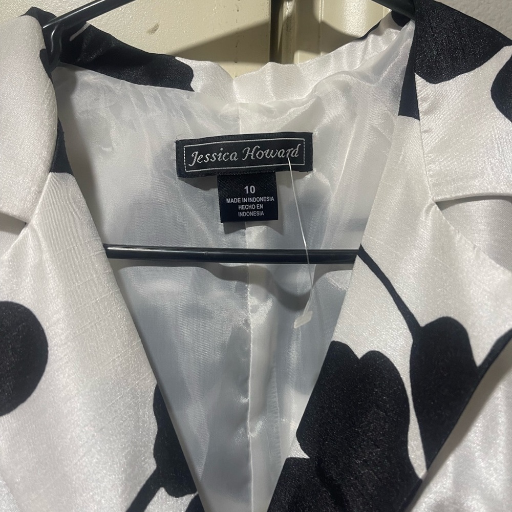 Jessica Howard Ivory and Black Floral dress